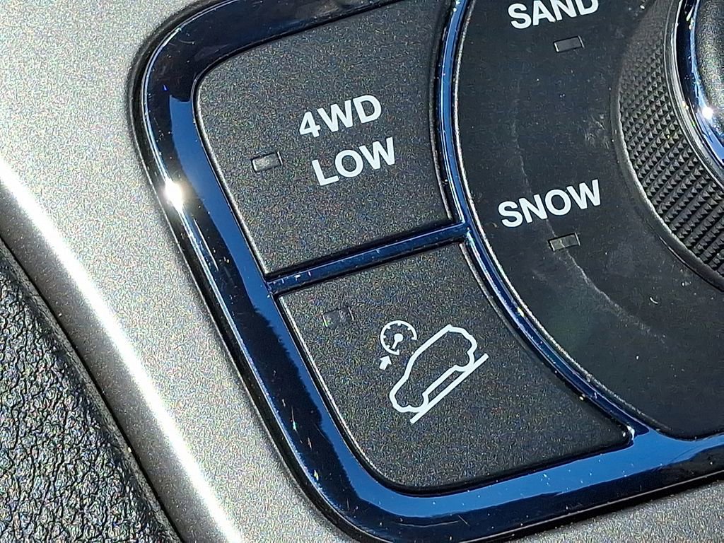 Used 2020 Jeep Grand Cherokee Limited w/ Premium Lighting Group AWD/4WD image 25