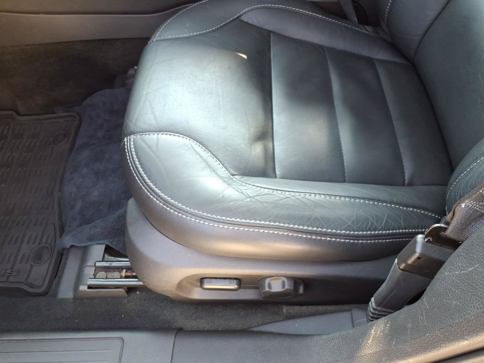 Used 2014 Ford Taurus SEL w/ Equipment Group 201A FWD image 14