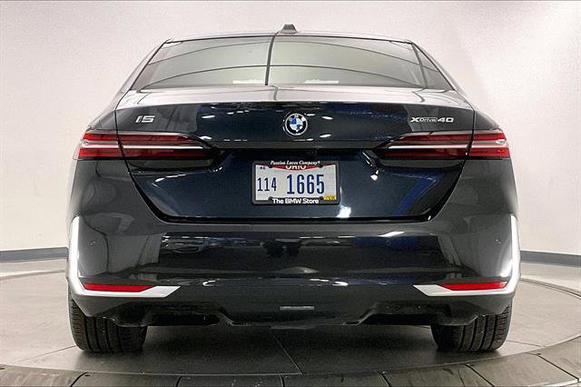 New 2025 BMW i5 xDrive40 w/ Premium Package image 3