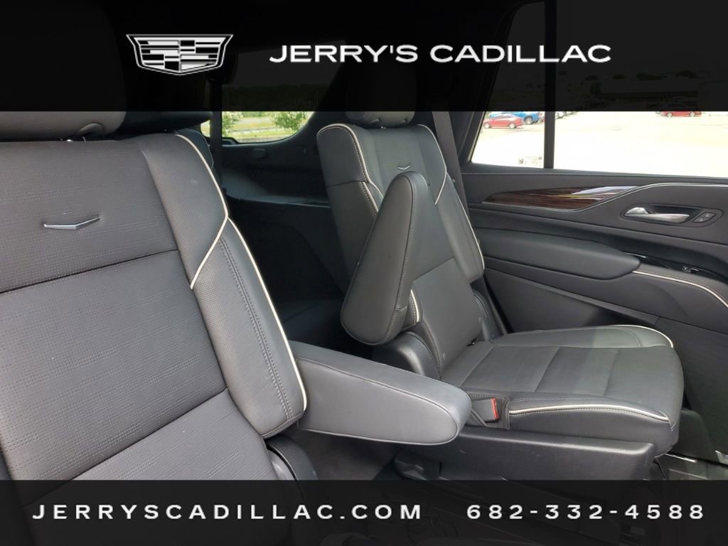Used 2023 Cadillac Escalade Premium Luxury AWD/4WD image 9