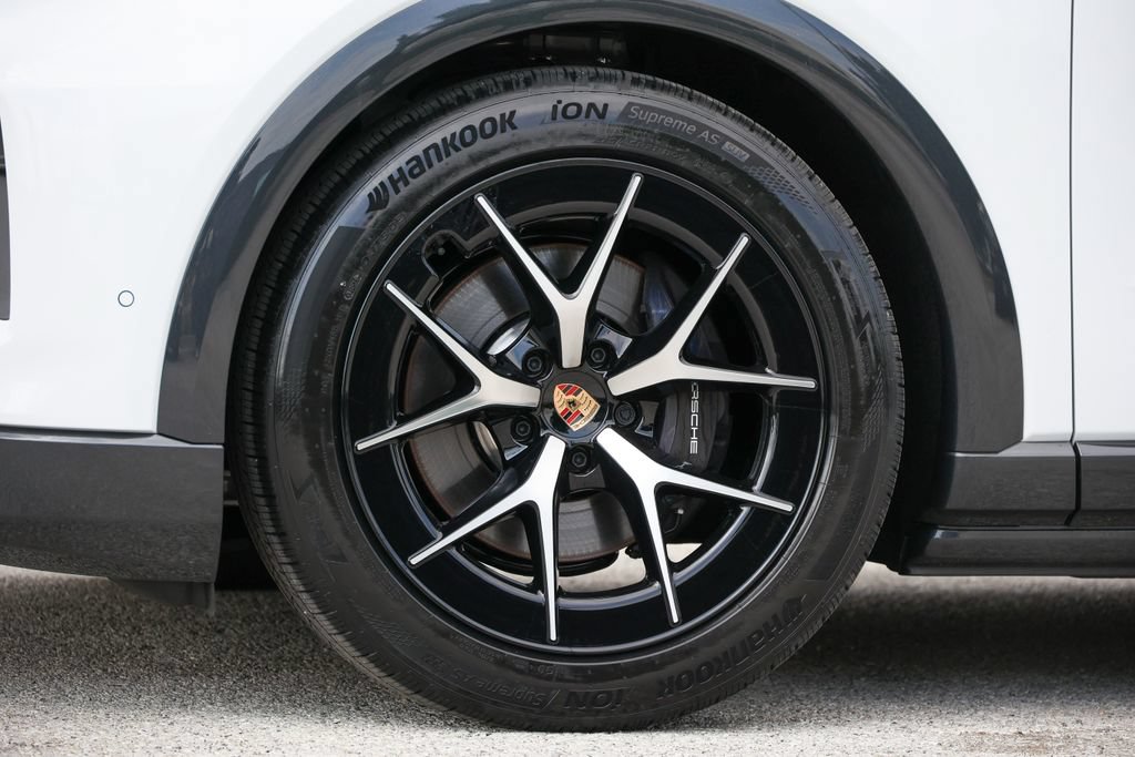 New 2026 Porsche Cayenne Electric AWD/4WD image 44