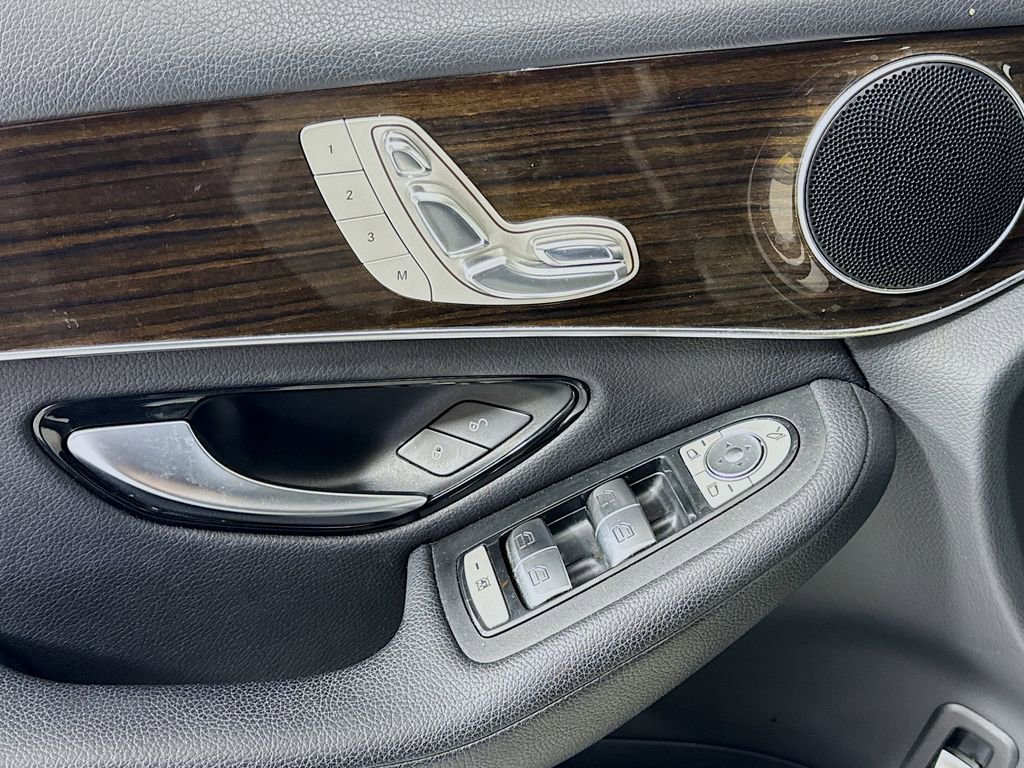 Used 2016 Mercedes-Benz GLC 300 4MATIC image 14