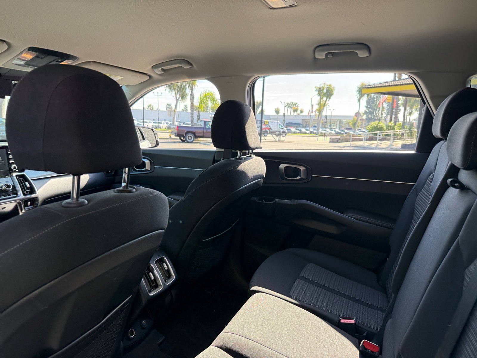Used 2023 Kia Sorento LX image 17