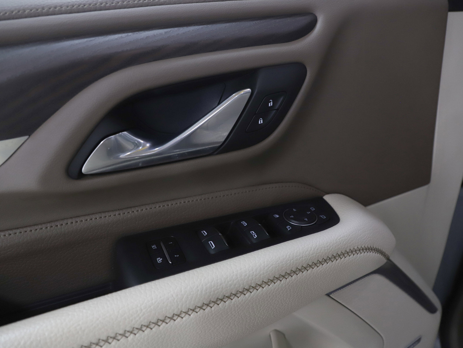 Used 2023 GMC Yukon XL Denali w/ Denali Reserve Package image 25