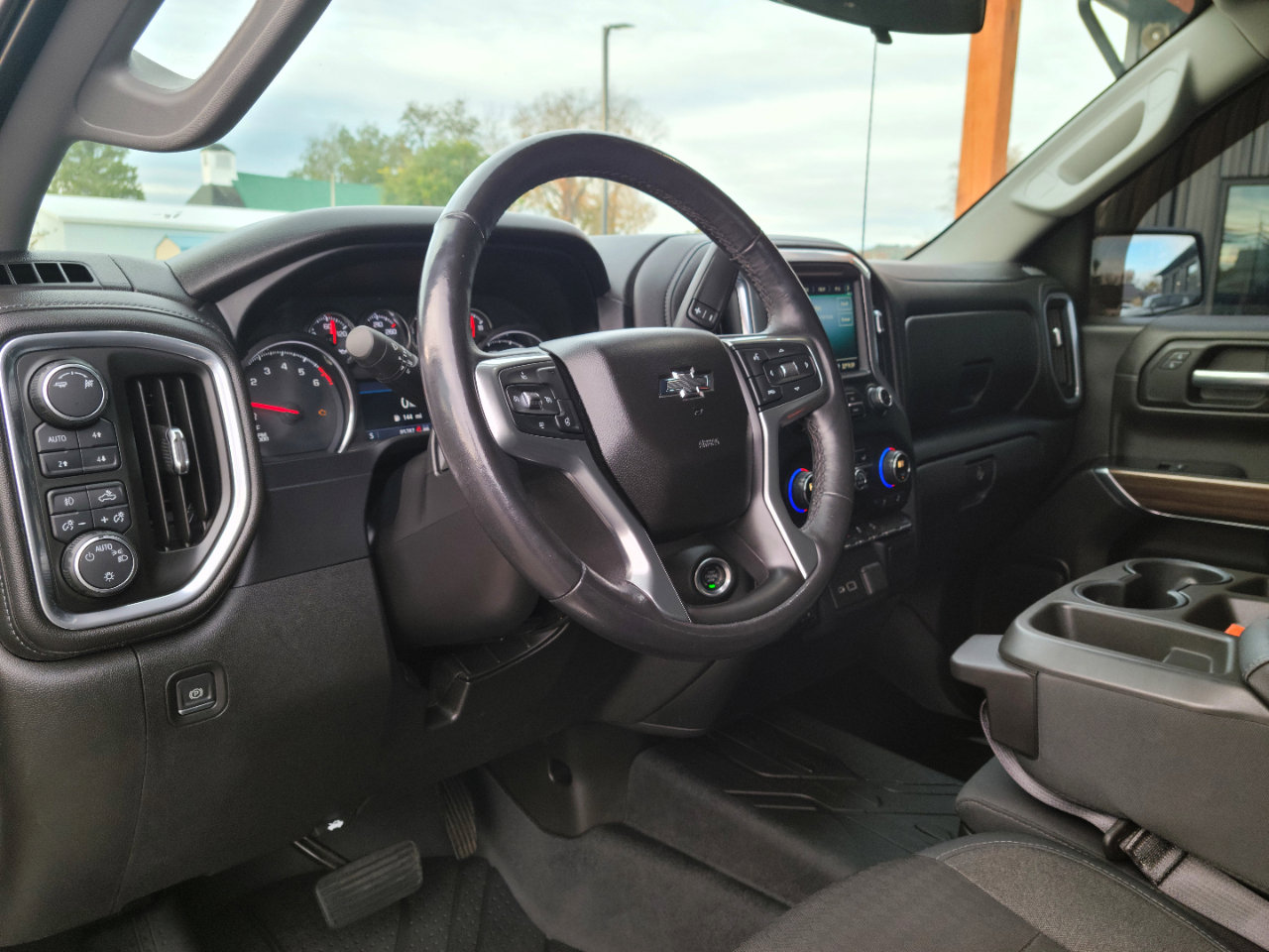 Used 2019 Chevrolet Silverado 1500 LT Trail Boss w/ Convenience Package image 9