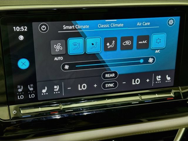 Used 2024 Volkswagen Atlas SE AWD/4WD image 16