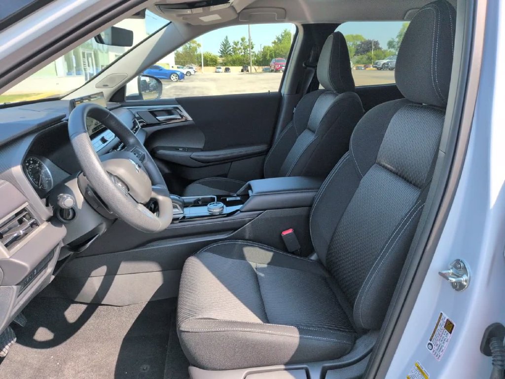 New 2026 Mitsubishi Outlander ES AWD/4WD image 18