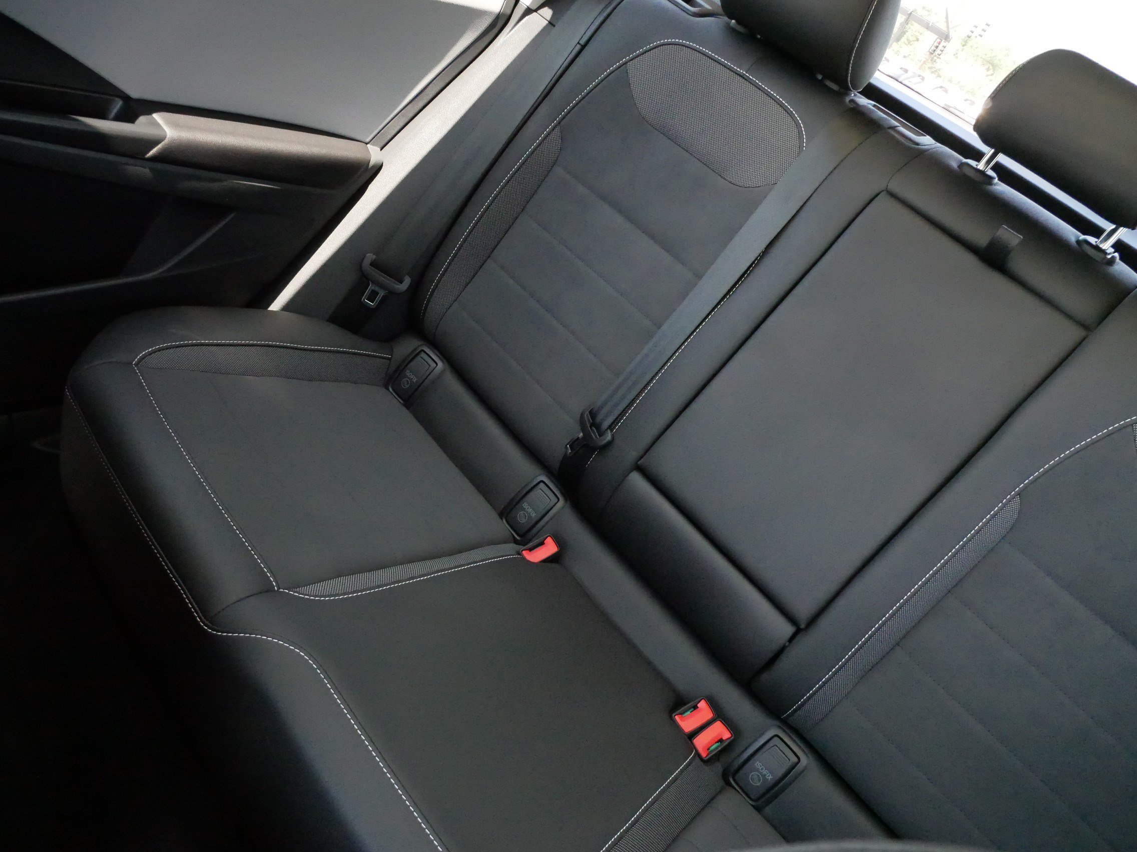 Used 2023 Volkswagen Taos SE w/ Panoramic Sunroof Package AWD/4WD image 12