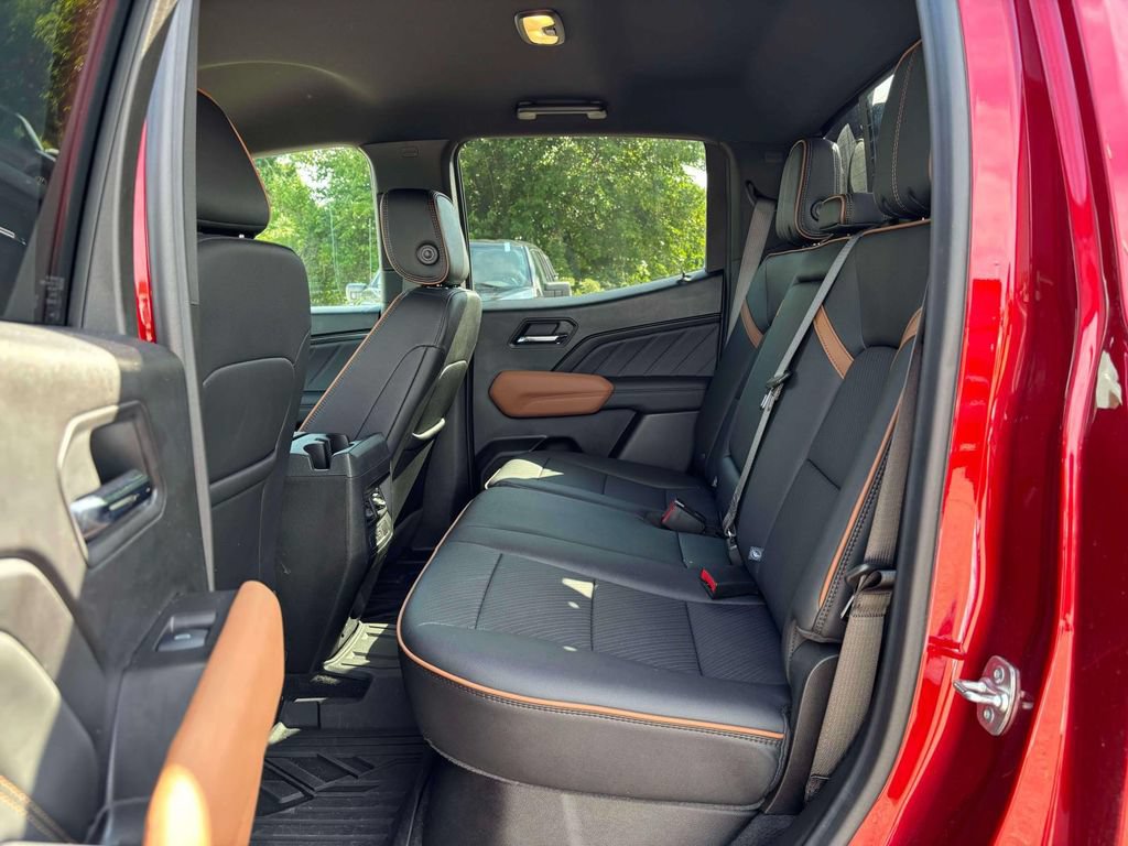 Used 2025 GMC Canyon AT4 w/ AT4 Premium Package AWD/4WD image 22