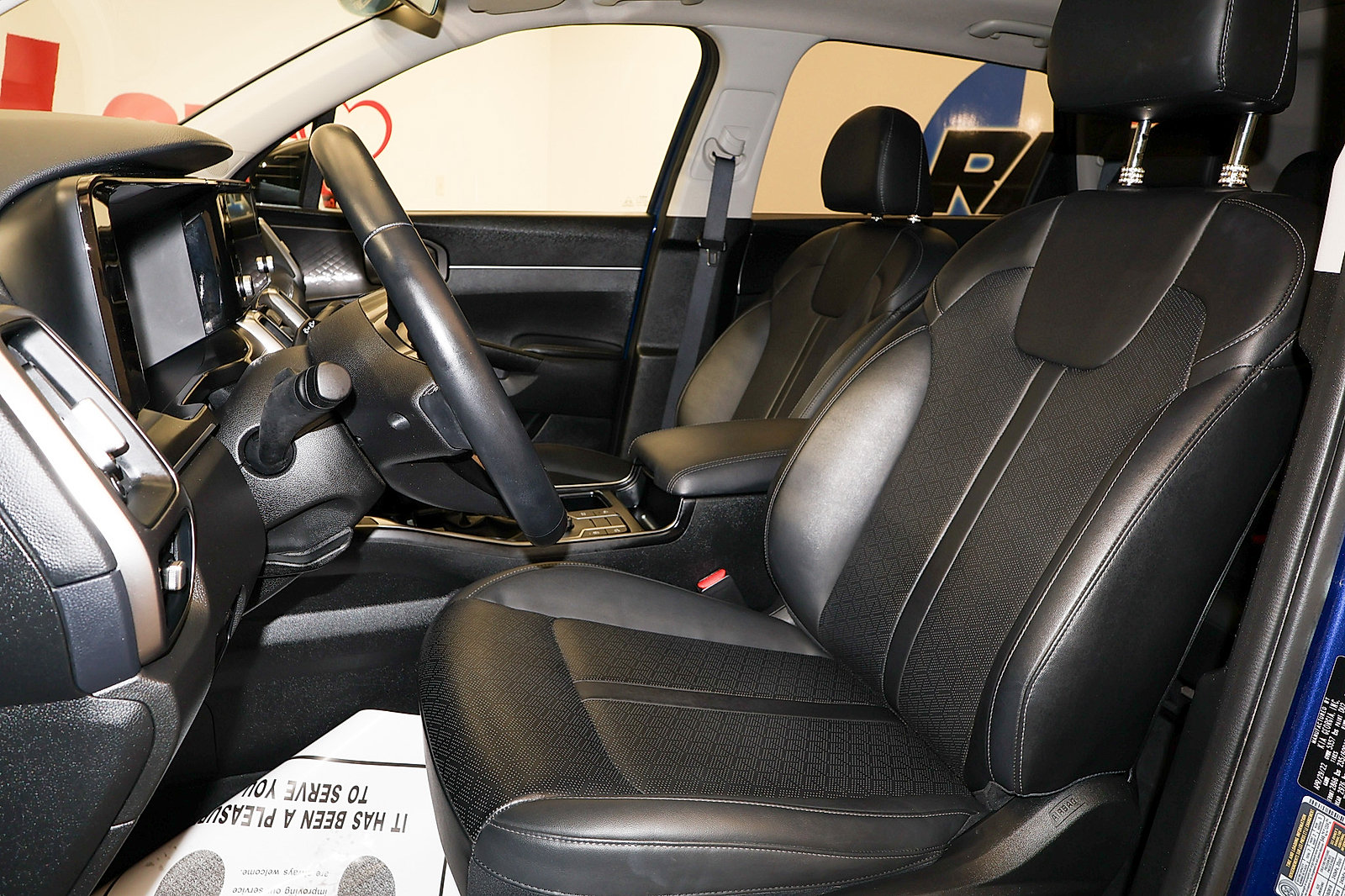 Used 2022 Kia Sorento S w/ Panoramic Sunroof Package FWD image 12
