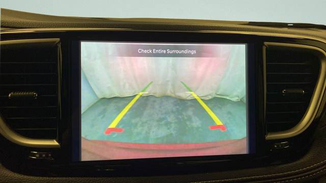 Used 2027 Chrysler Pacifica Select FWD image 20