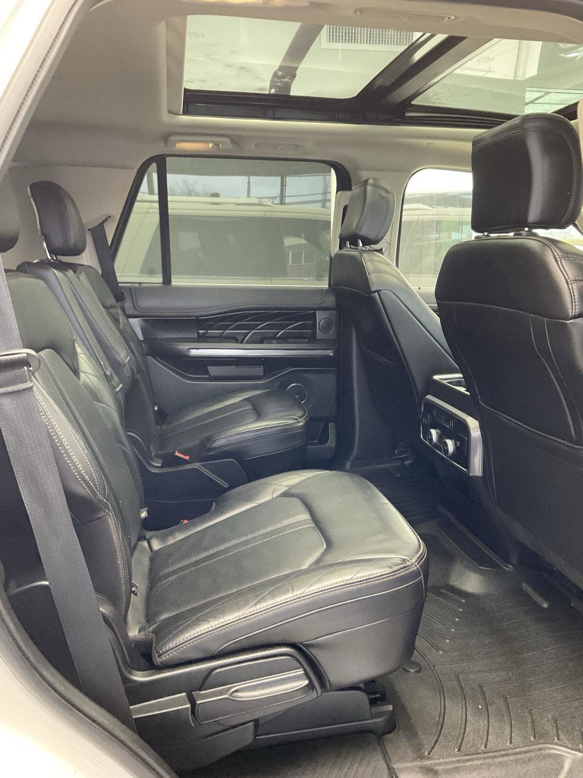 Used 2018 Ford Expedition Platinum image 18