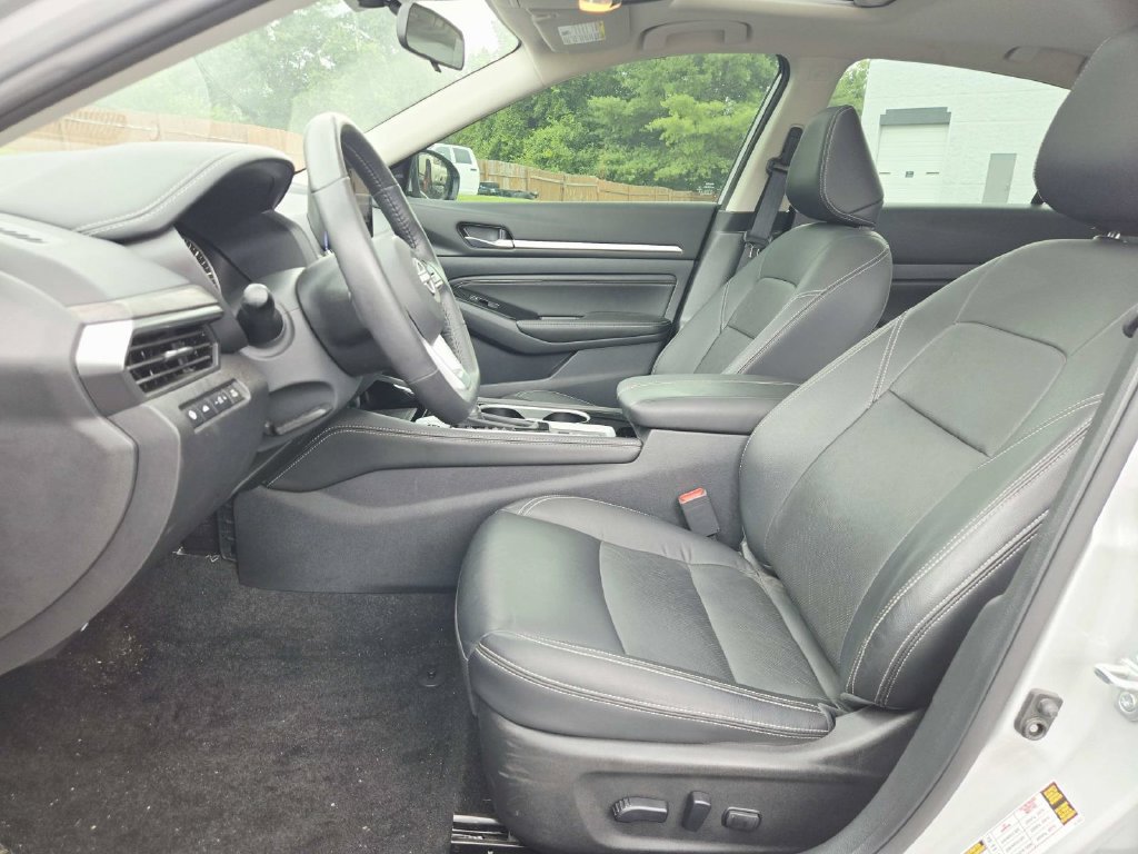 Used 2023 Nissan Altima 2.5 SL FWD image 12