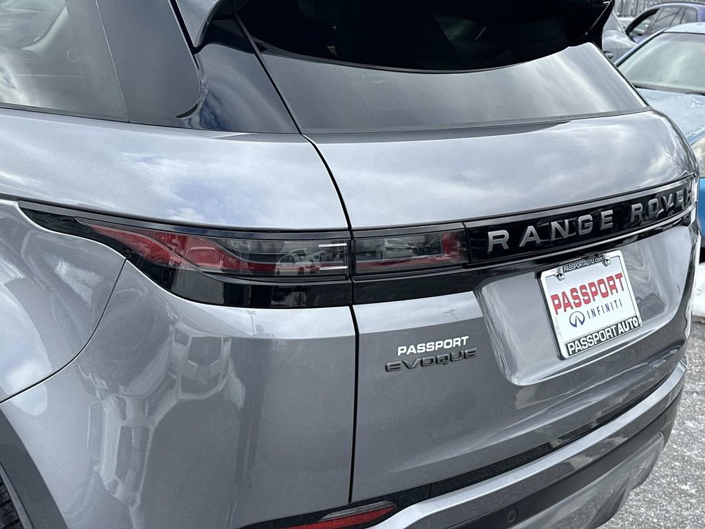 Used 2025 Land Rover Range Rover Evoque S image 9