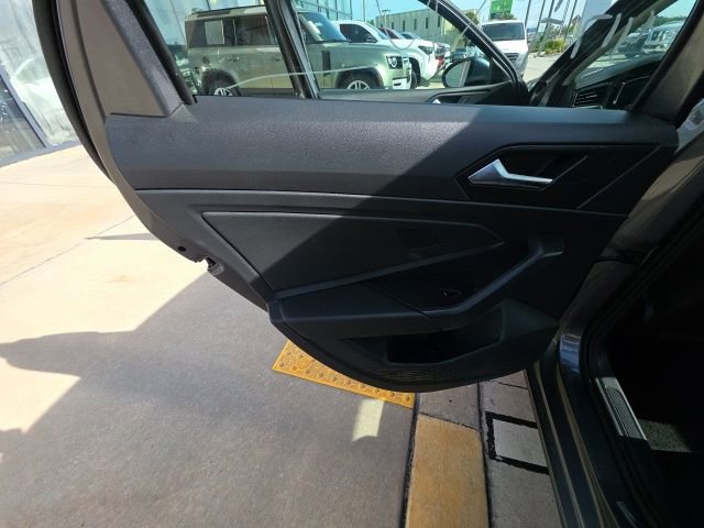 Used 2024 Volkswagen Jetta SE FWD image 22