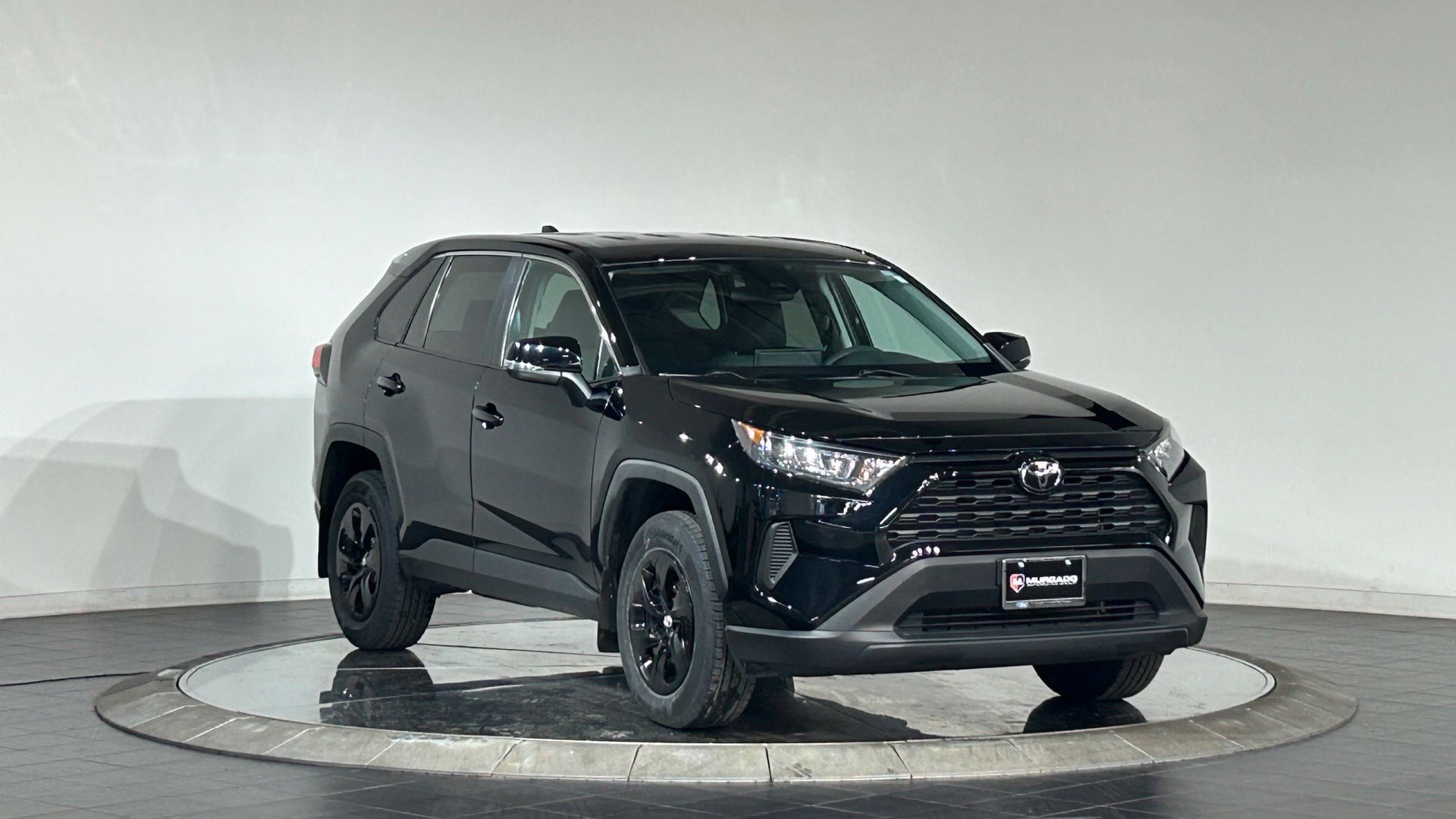 Used 2022 Toyota RAV4 LE AWD/4WD image 2