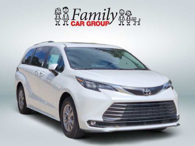 New 2026 Toyota Sienna XLE AWD/4WD image 2