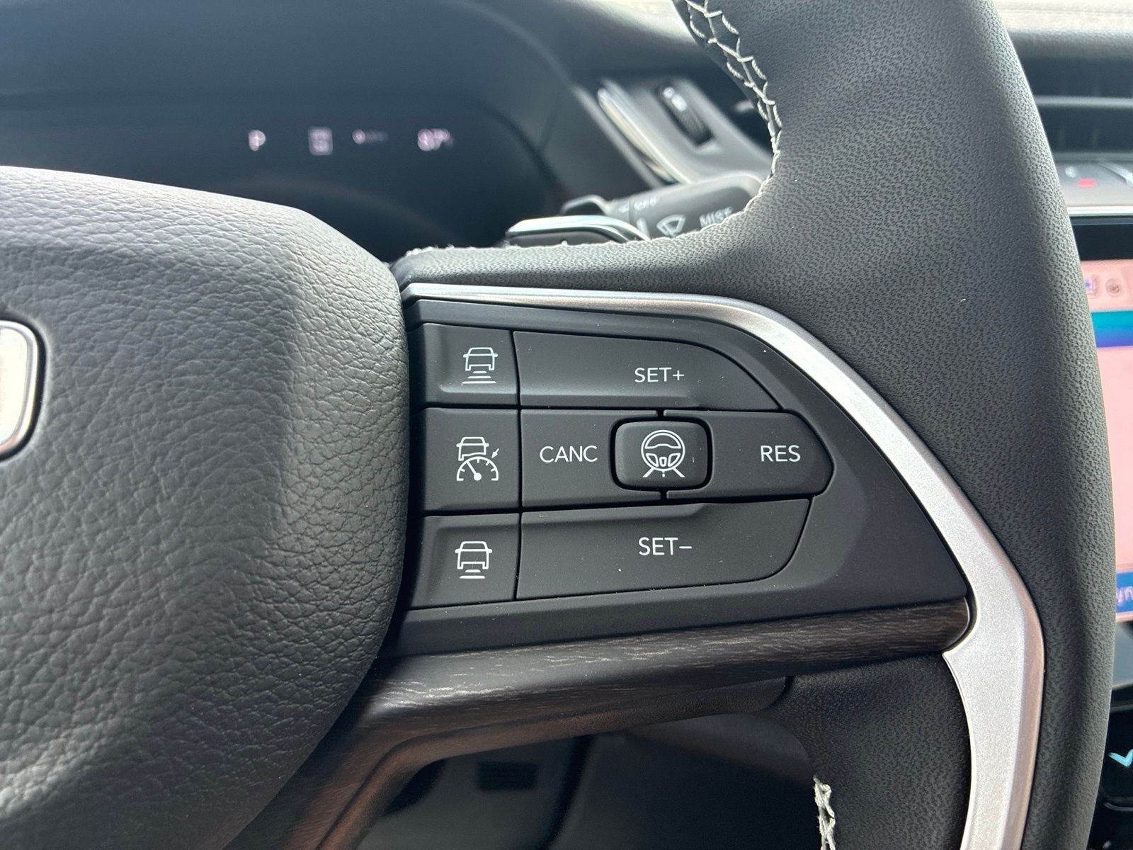 New 2026 Jeep Grand Cherokee L Limited AWD/4WD image 32
