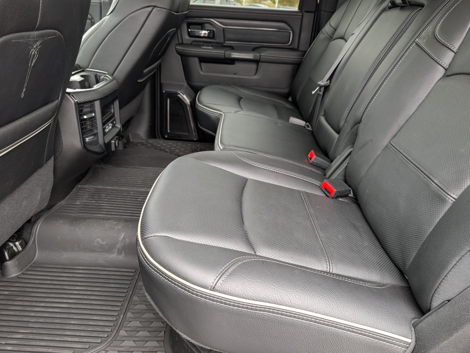 Used 2024 RAM 2500 Limited image 16