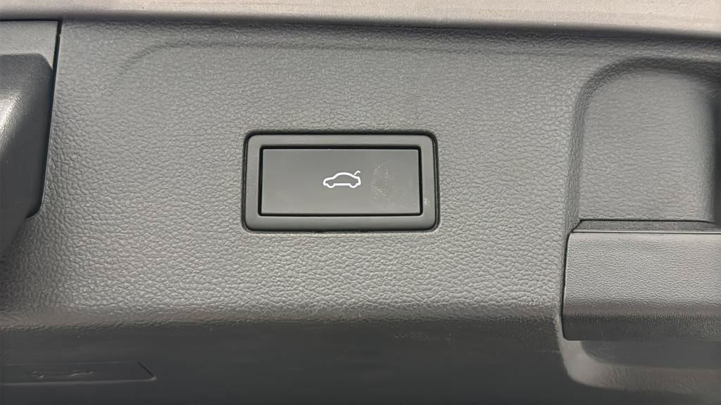 Used 2024 Volkswagen Atlas SEL AWD/4WD image 30