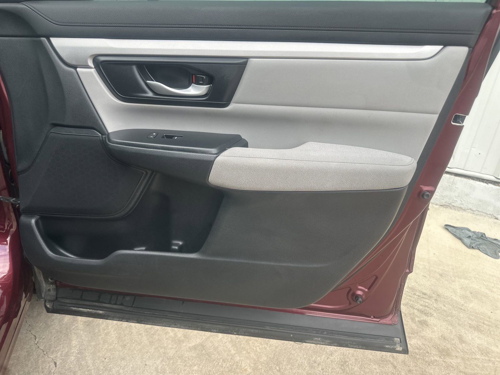Used 2018 Honda CR-V LX image 17