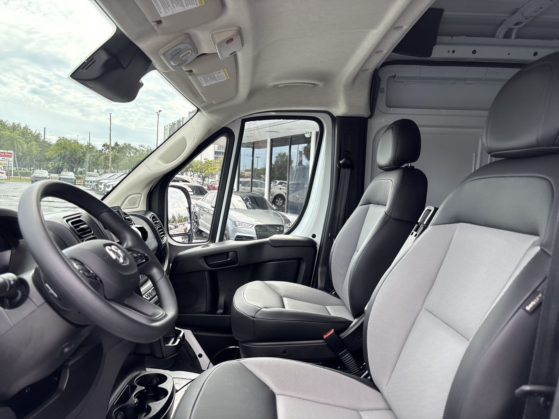 Used 2026 RAM ProMaster 2500 w/ Convenience Group FWD image 13