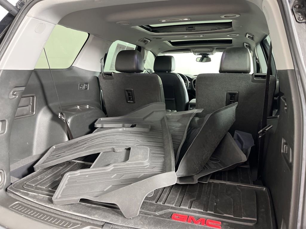 Used 2022 GMC Acadia AT4 w/ Technology Package image 11