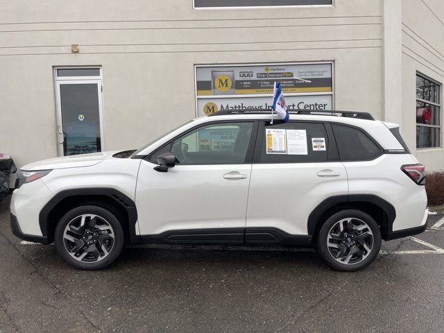 Used 2025 Subaru Forester Premium image 2
