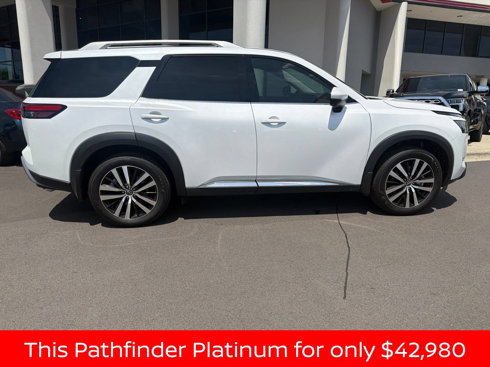 Used 2025 Nissan Pathfinder Platinum w/ Cargo Package AWD/4WD image 14