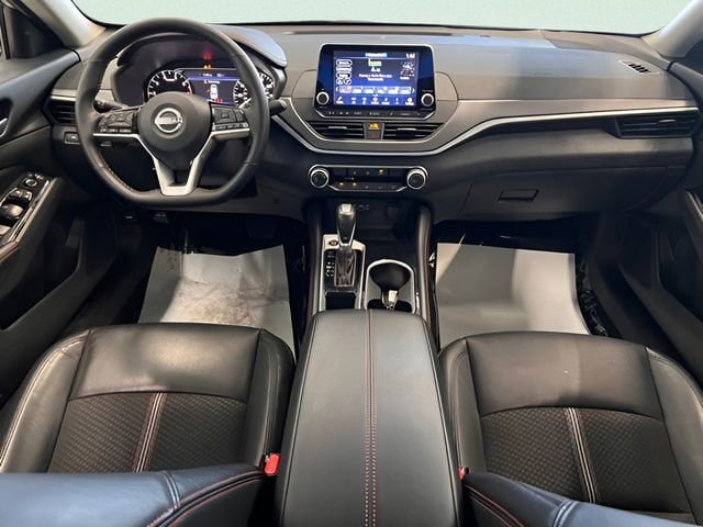 Used 2025 Nissan Altima 2.5 SR FWD image 16