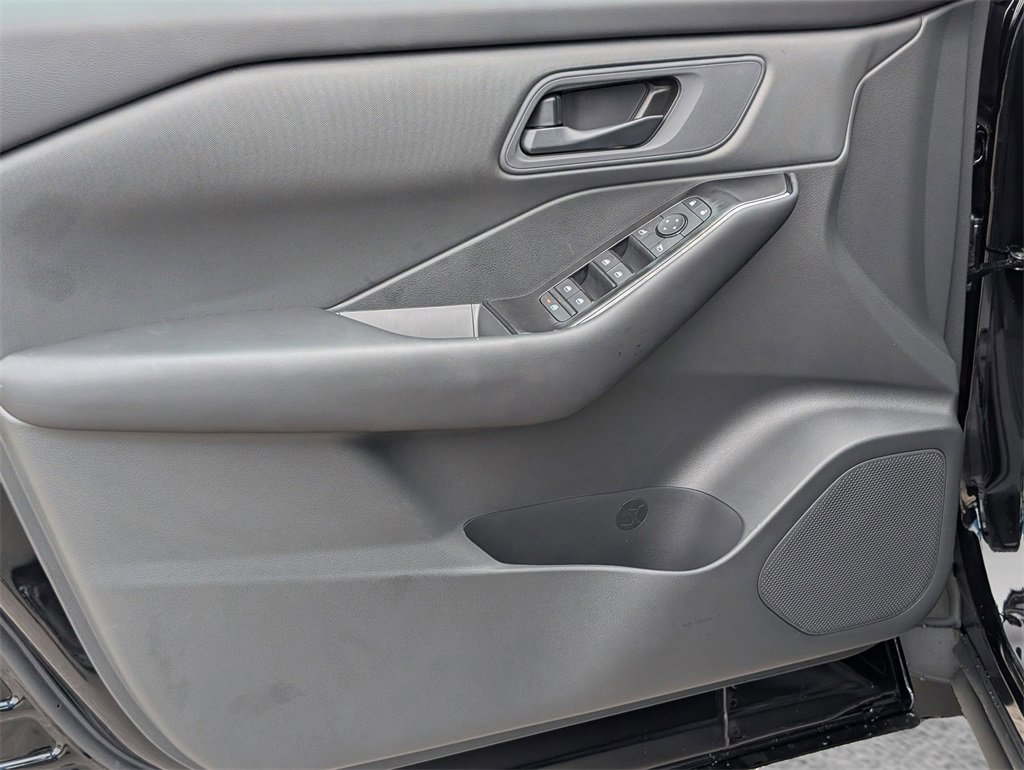 New 2026 Nissan Rogue S image 15