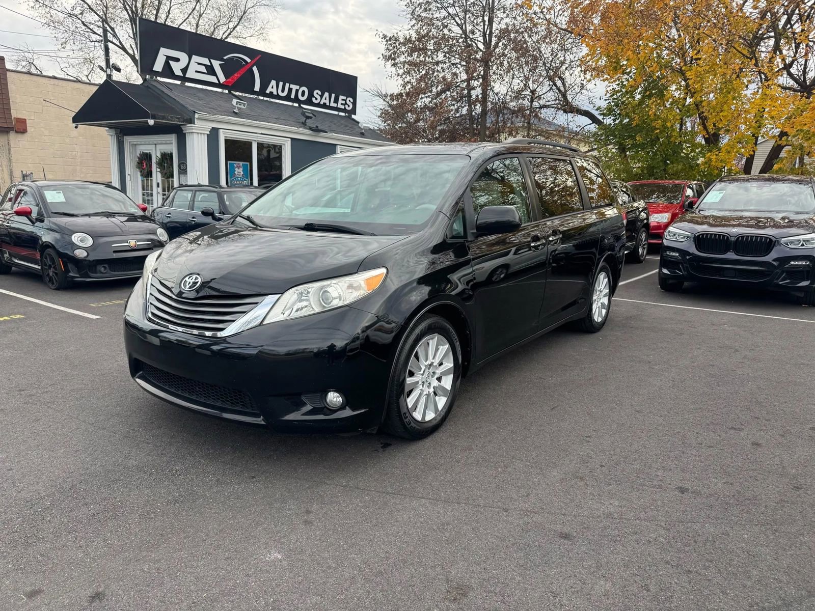 Used 2013 Toyota Sienna Limited image 2