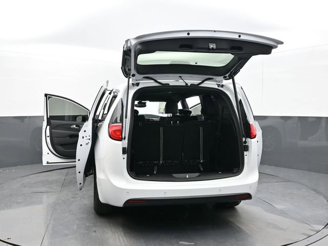 New 2025 Chrysler Voyager LX FWD image 64