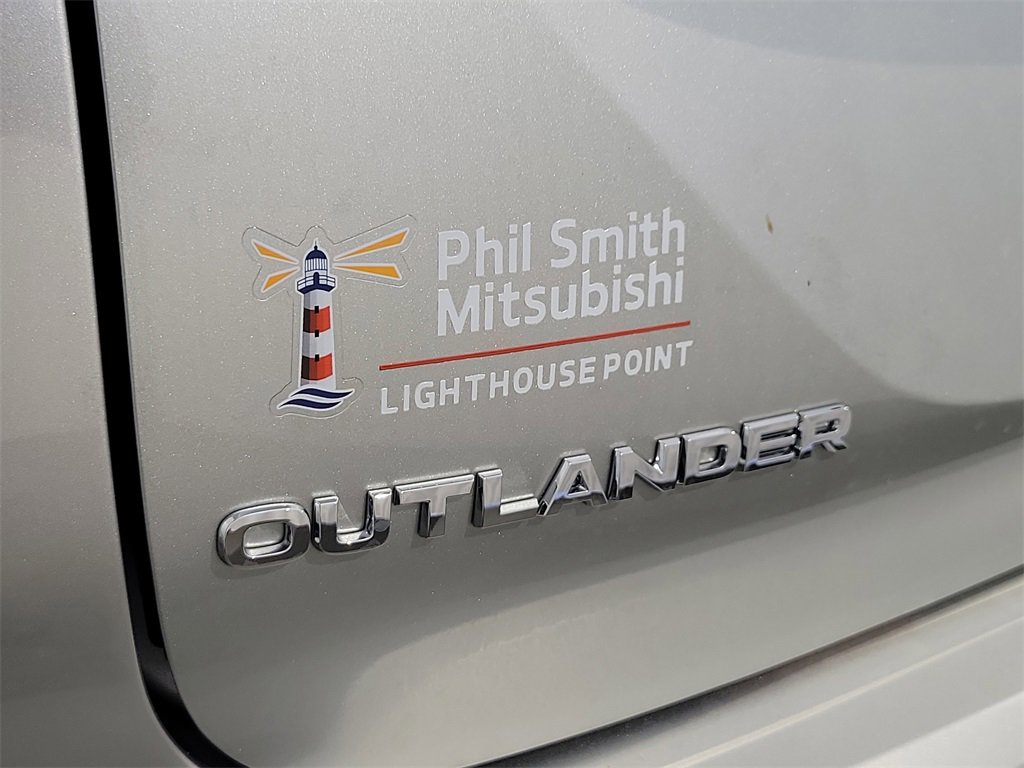 New 2025 Mitsubishi Outlander SE image 5