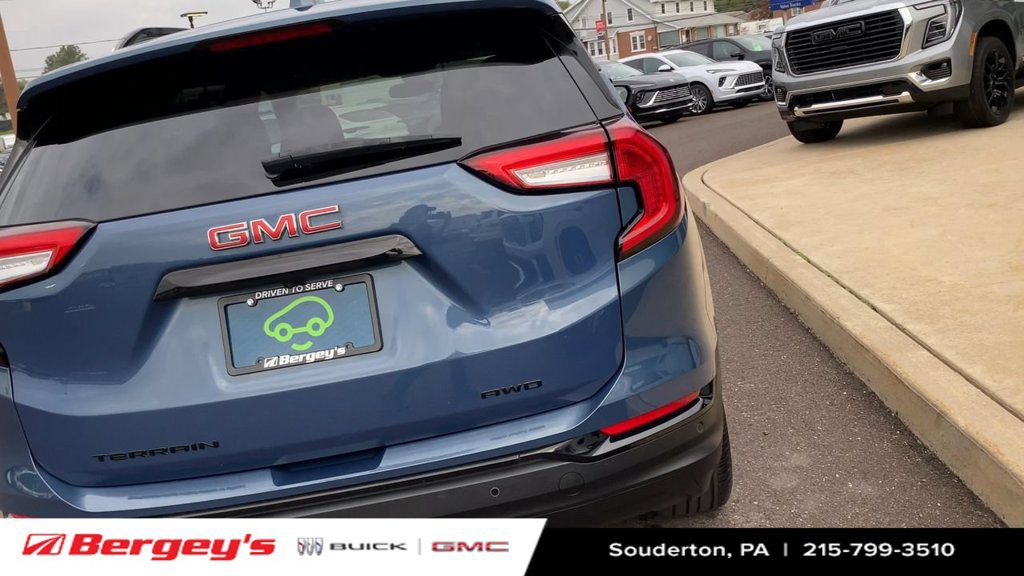 Certified 2024 GMC Terrain SLE w/ Driver Convenience Package AWD/4WD image 9