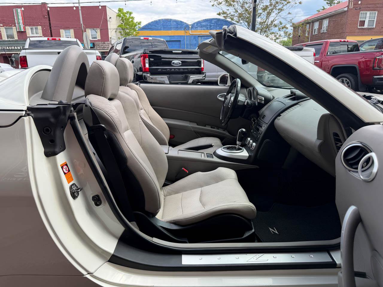 Used 2006 Nissan 350Z Touring RWD image 26