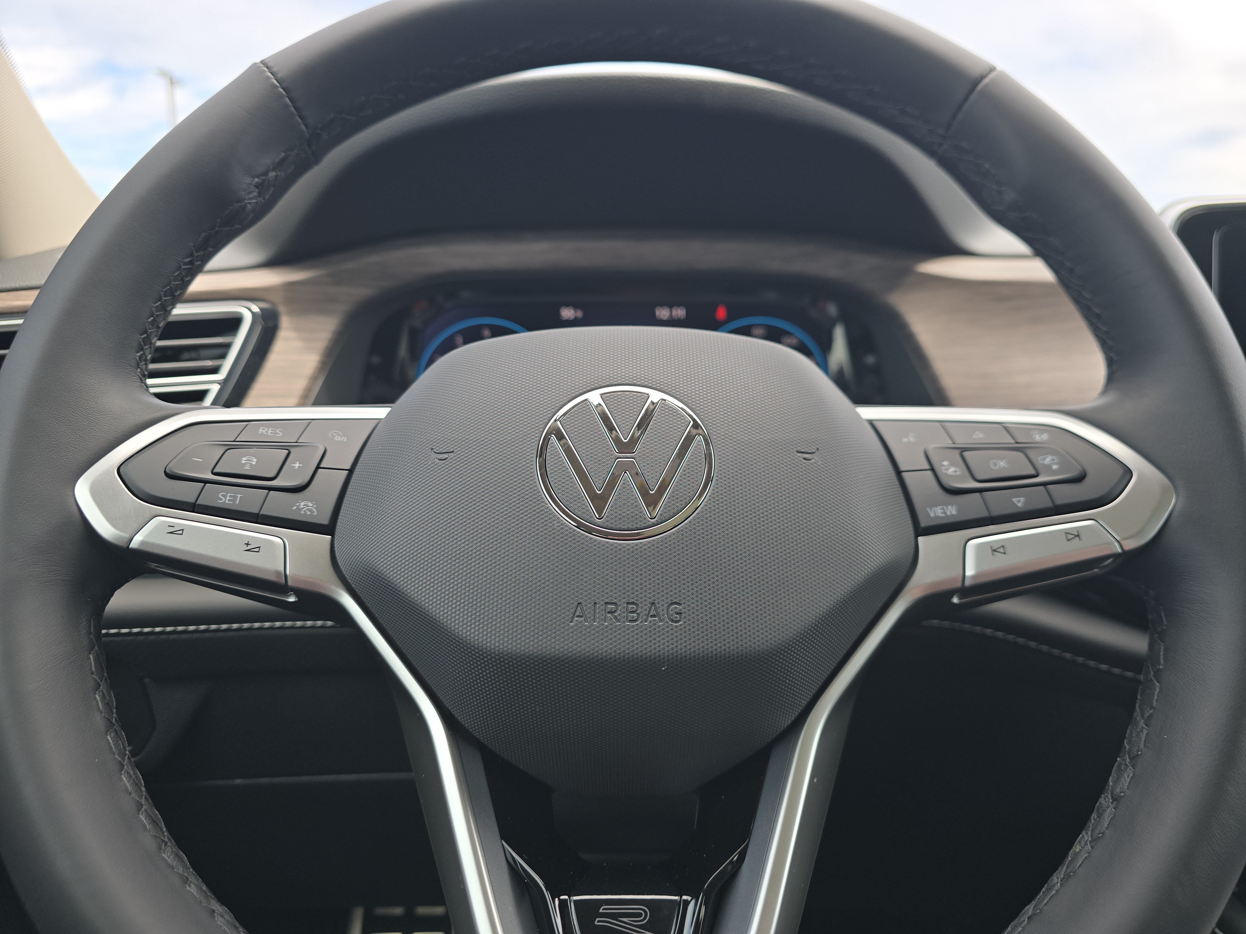 New 2026 Volkswagen Atlas SEL Premium R-Line AWD/4WD image 23