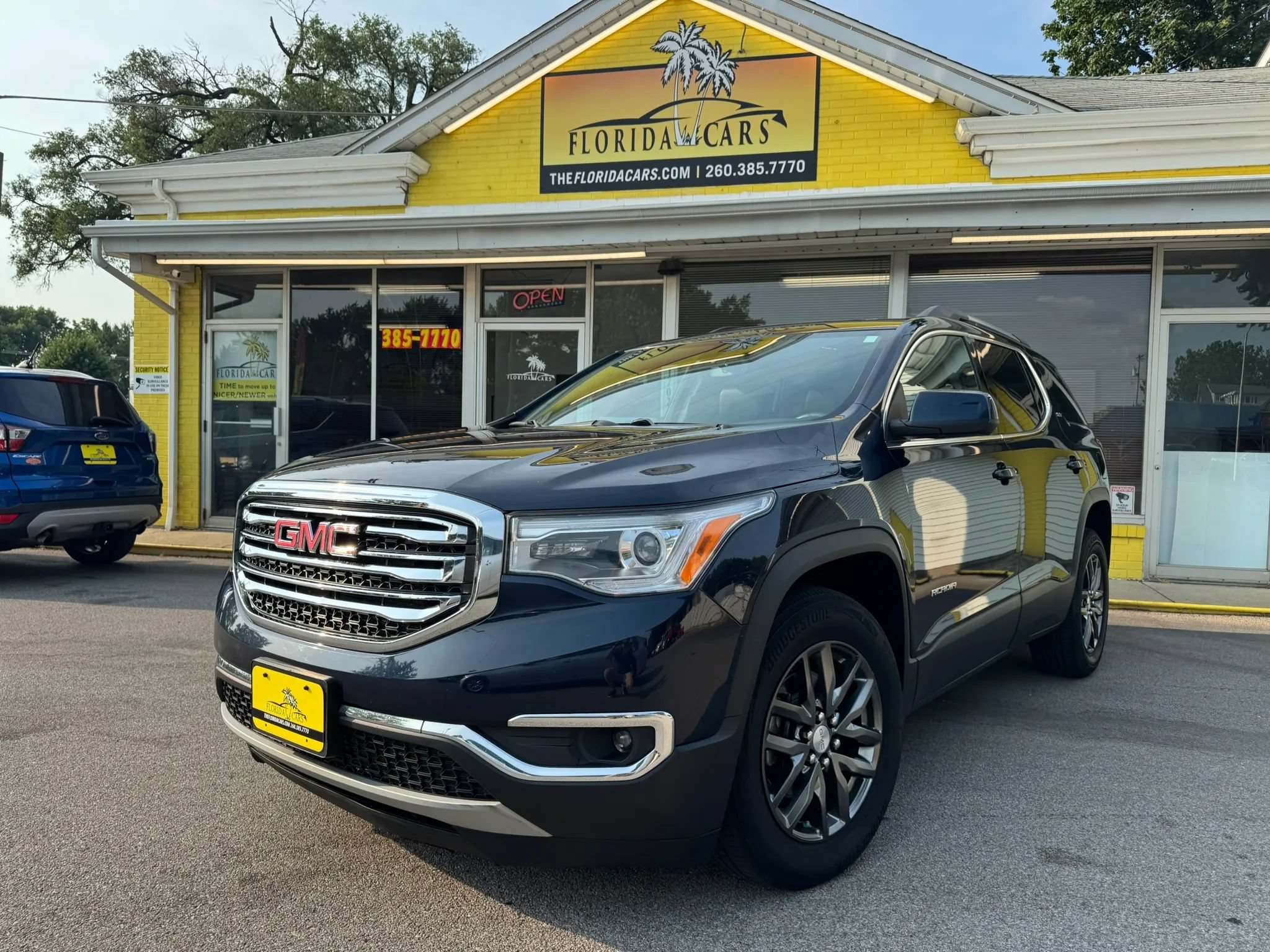 Used 2017 GMC Acadia SLT FWD image 1
