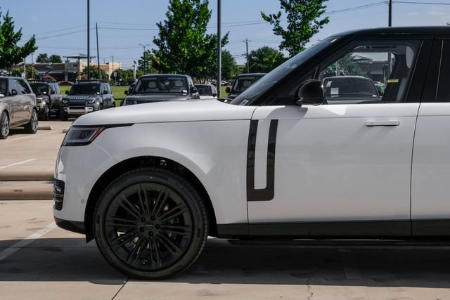 New 2026 Land Rover Range Rover Long Wheelbase SE AWD/4WD image 13