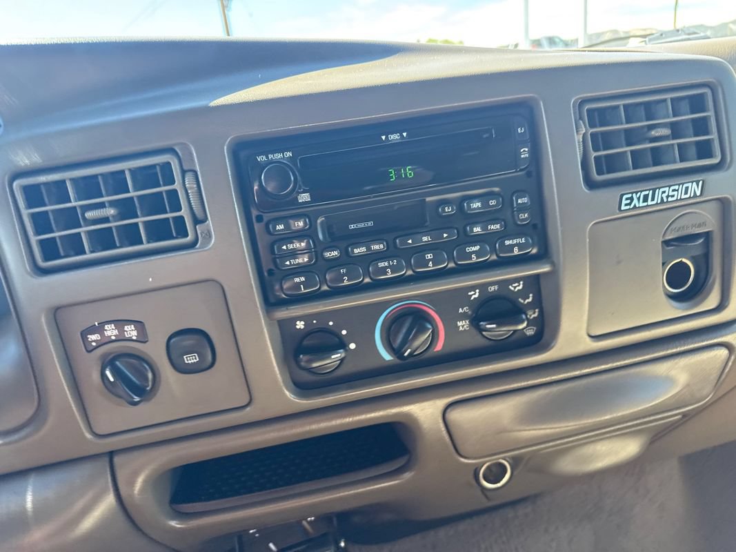 Used 2000 Ford Excursion Limited AWD/4WD image 5