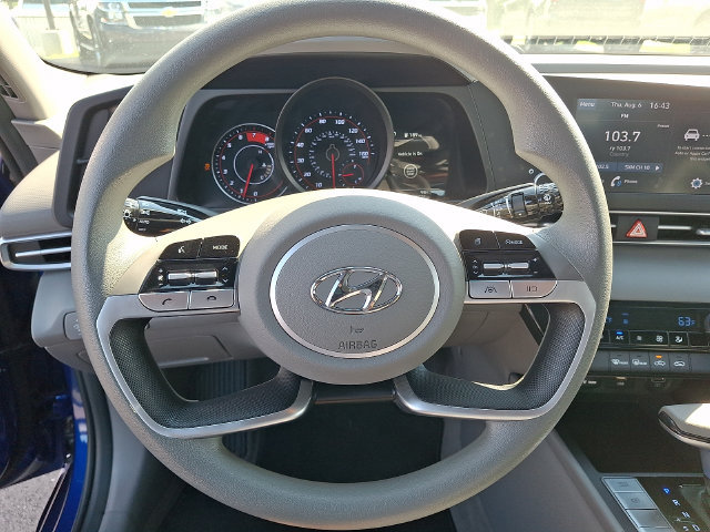 Used 2023 Hyundai Elantra SEL FWD image 13