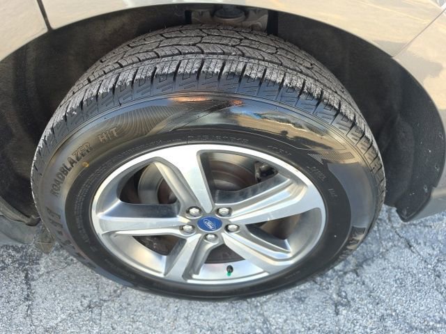 Used 2023 Ford Edge SEL image 30