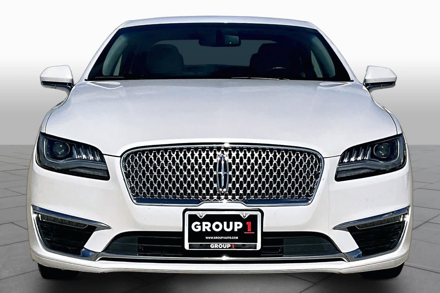 Used 2017 Lincoln MKZ Reserve FWD image 4