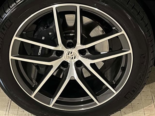 Certified 2025 Porsche Macan image 15