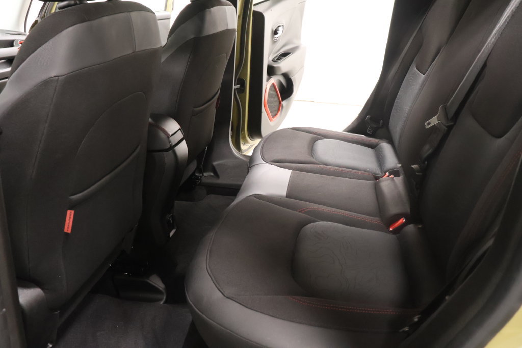 Used 2015 Jeep Renegade Trailhawk AWD/4WD image 24