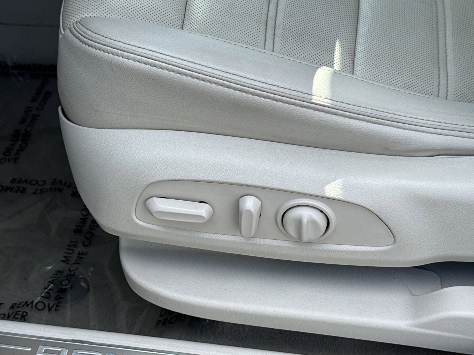 Used 2021 GMC Acadia Denali w/ Denali Technology Package AWD/4WD image 14