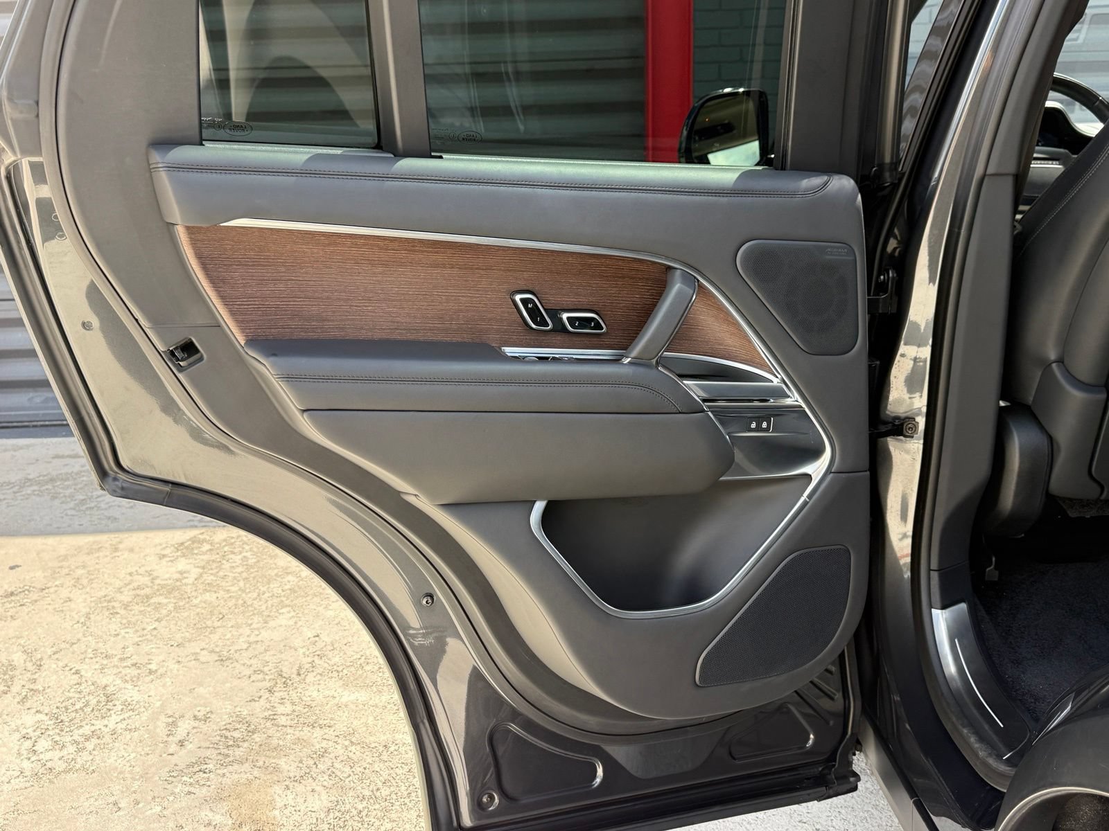 Used 2023 Land Rover Range Rover Autobiography AWD/4WD image 22