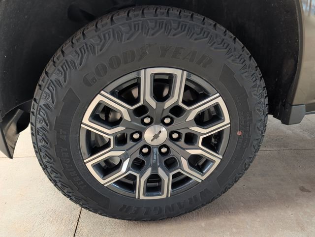 Certified 2023 Chevrolet Colorado Z71 w/ Z71 Convenience Package 2 image 9