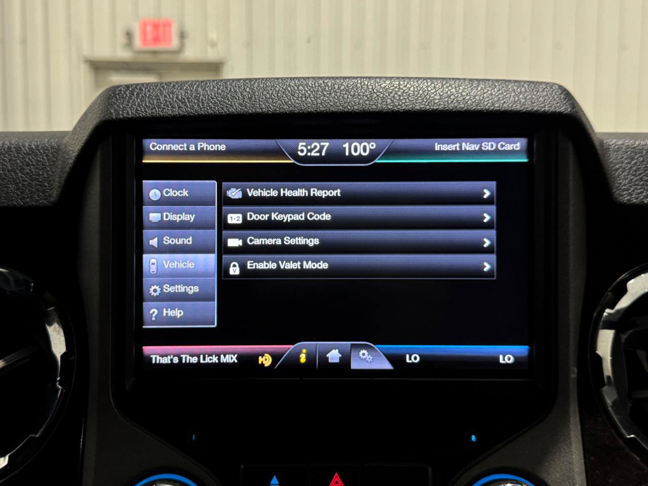 Used 2014 Ford F250 Platinum w/ FX4 Off-Road Package AWD/4WD image 14