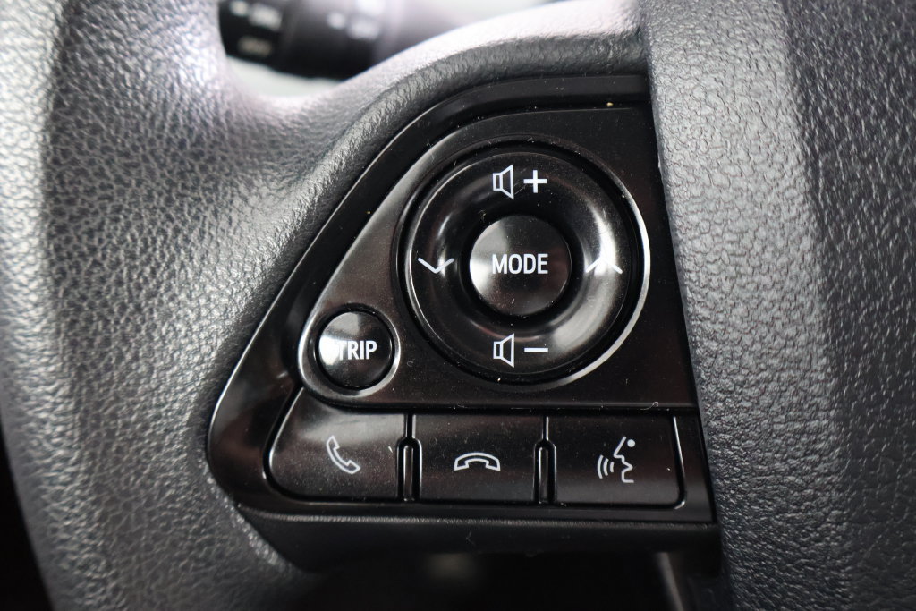 Certified 2020 Toyota Prius LE AWD/4WD image 26